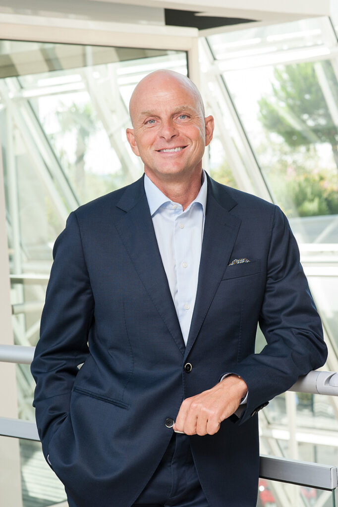 portrait corporate carsten hellmann ceo merial